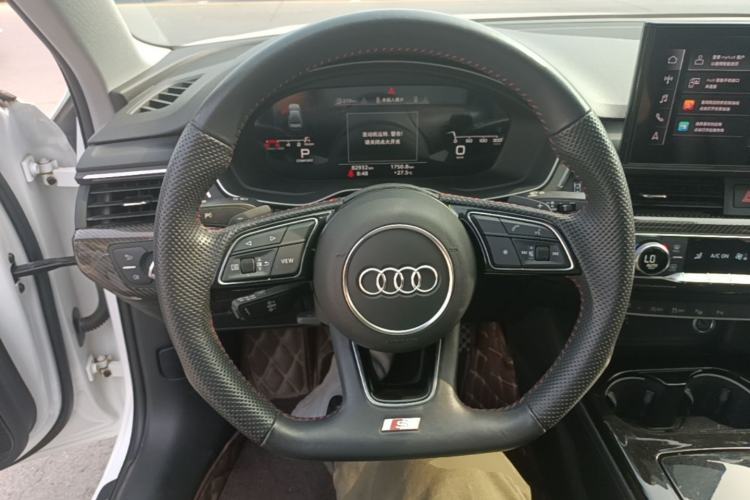 Used Audi A4L 2020 40 TFSI quattro Luxury Dynamic Model Steering Wheel