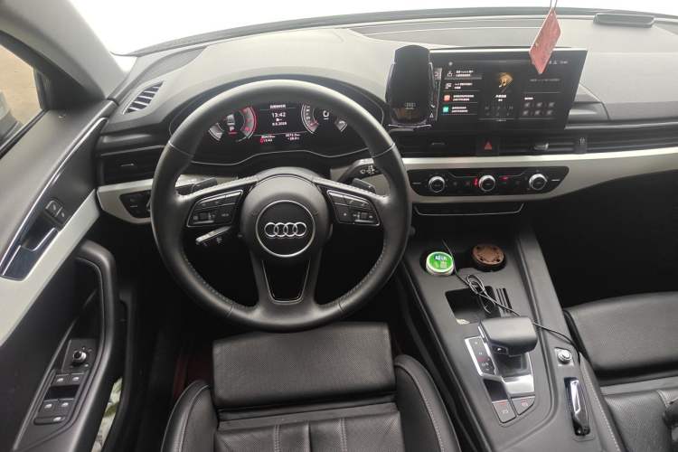 Used Audi A4L 2020 40 TFSI Fashion Dynamic Model Steering Wheel