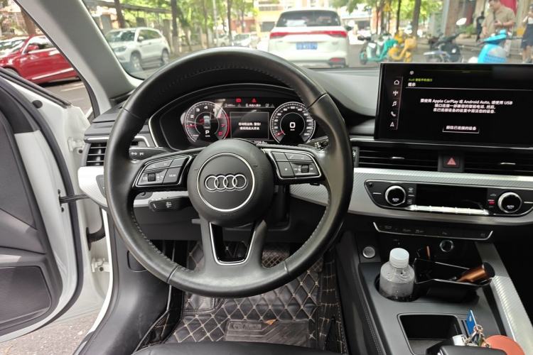 Used Audi A4L 2020 40 TFSI Fashionable and Elegant Model Steering Wheel
