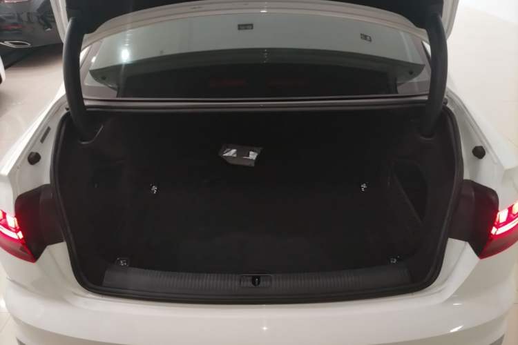 Used Audi A4L 2020 40 TFSI Fashion Dynamic Model Trunk