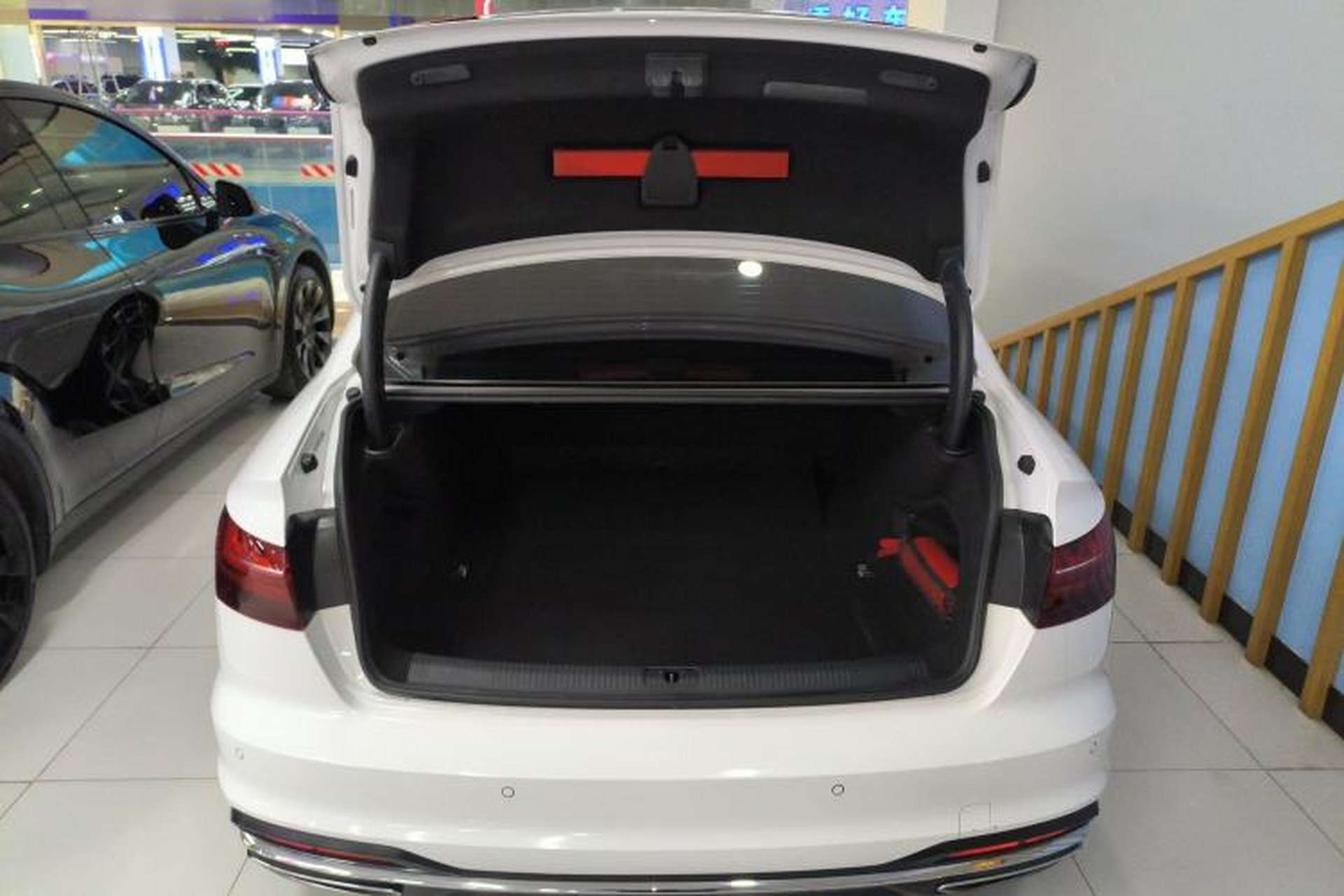 Used Audi A4L 2020 40 TFSI Fashionable and Elegant Model Trunk