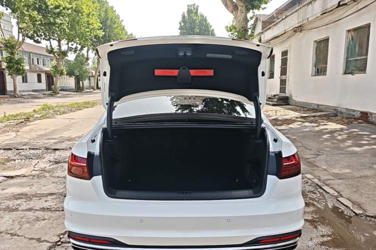 Used Audi A4L 2020 40 TFSI Fashionable and Elegant Model Trunk