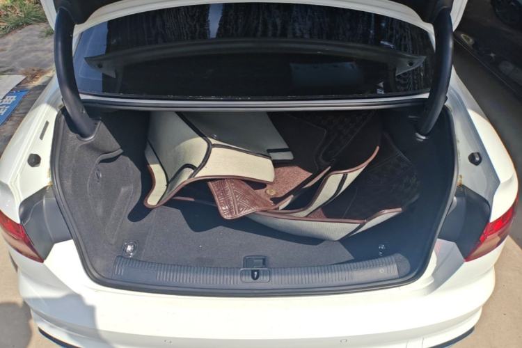 Used Audi A4L 2020 40 TFSI Fashionable and Elegant Model Trunk