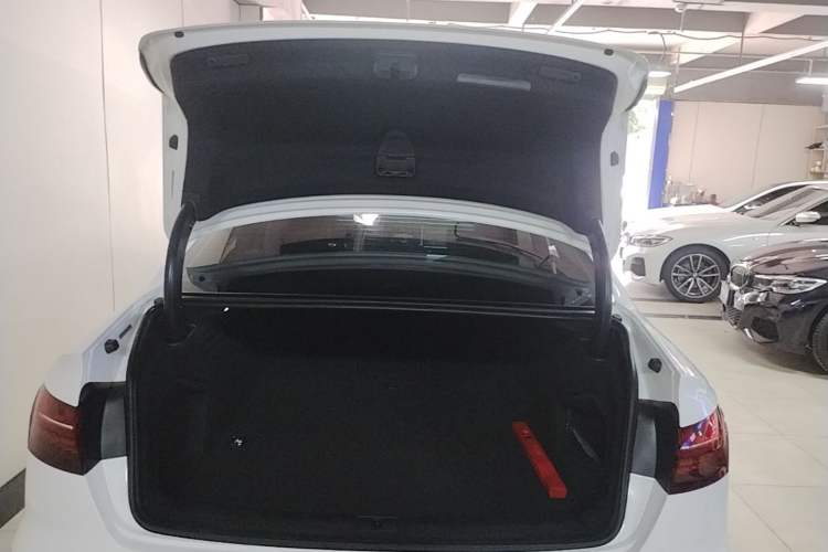 Used Audi A4L 2020 40 TFSI Fashionable and Elegant Model Trunk