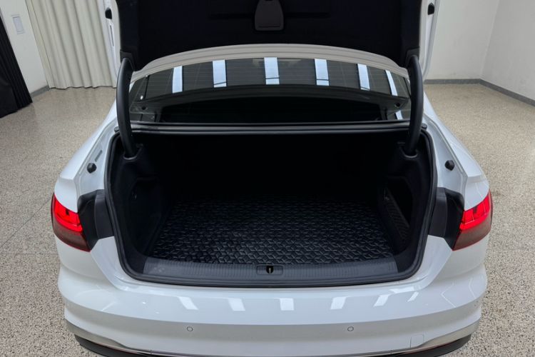 Used Audi A4L 2020 40 TFSI Fashion Dynamic Model Trunk