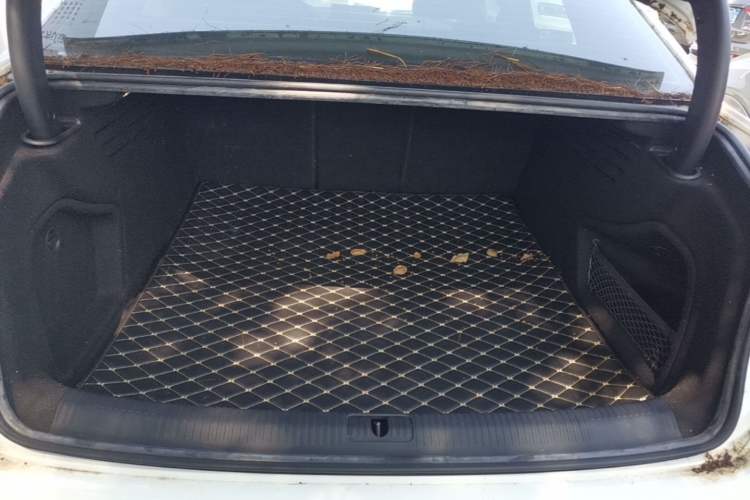 Used Audi A4L 2020 40 TFSI Fashionable and Elegant Model Trunk