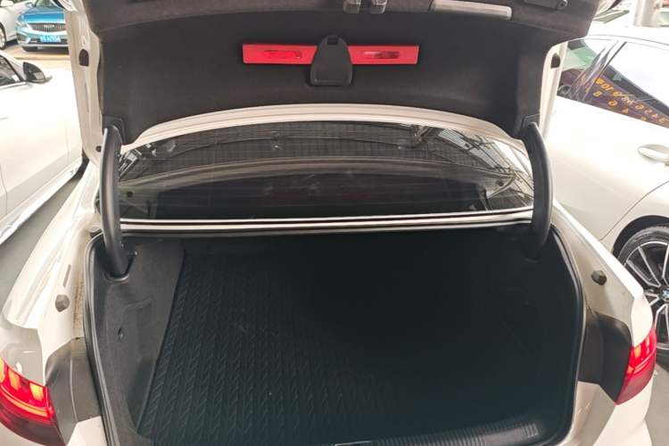 Used Audi A4L 2020 40 TFSI Fashionable and Elegant Model Trunk