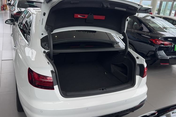 Used Audi A4L 2020 40 TFSI Fashion Dynamic Model Trunk