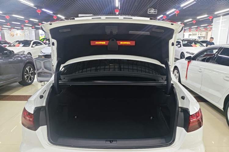 Used Audi A4L 2020 40 TFSI Fashion Dynamic Model Trunk