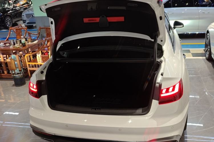 Used Audi A4L 2020 40 TFSI Fashion Dynamic Model Trunk