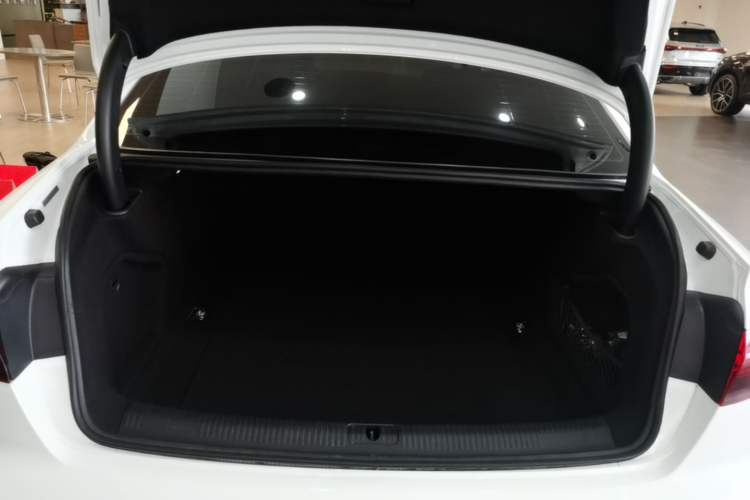 Used Audi A4L 2020 40 TFSI Fashion Dynamic Model Trunk
