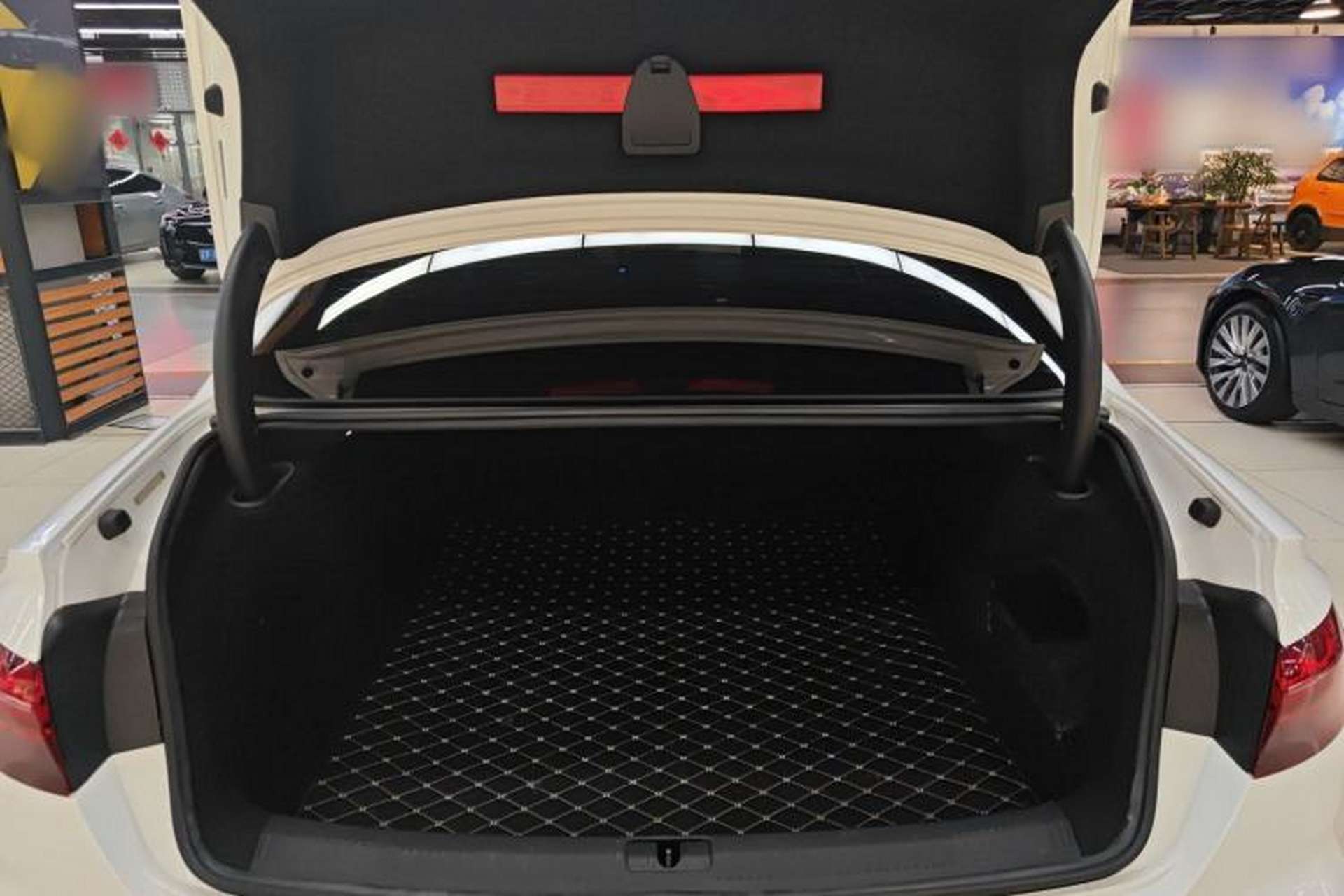 Used Audi A4L 2020 40 TFSI Fashion Dynamic Model Trunk