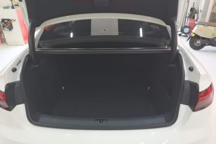 Used Audi A4L 2020 40 TFSI Fashion Dynamic Model Trunk
