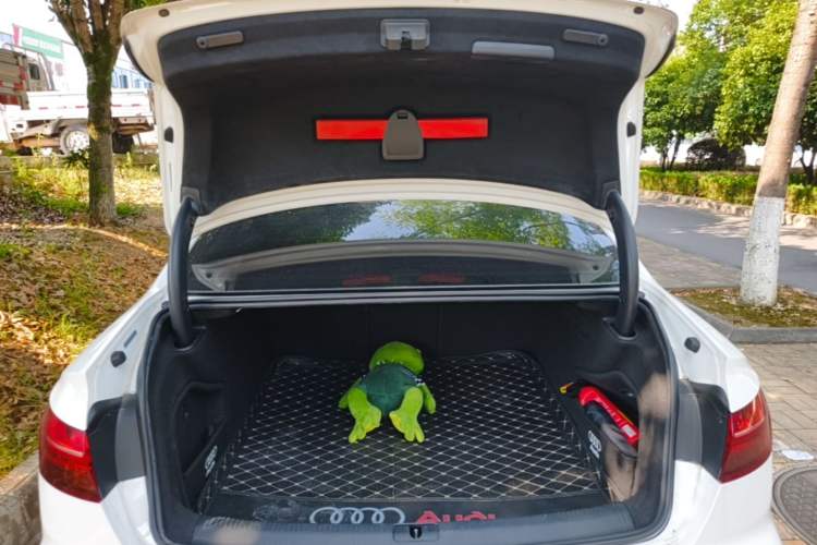Used Audi A4L 2020 40 TFSI Fashion Dynamic Model Trunk