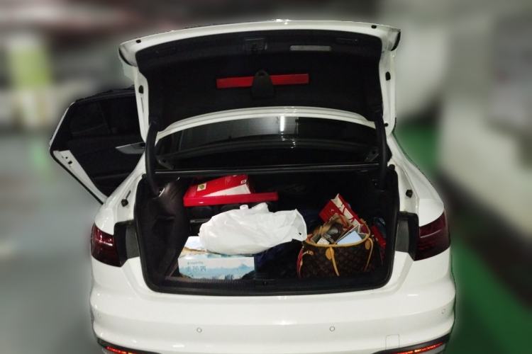 Used Audi A4L 2020 40 TFSI Fashionable and Elegant Model Trunk