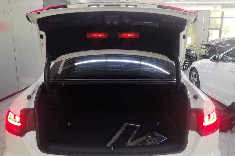 Used Audi A4L 2020 40 TFSI Fashion Dynamic Model Trunk