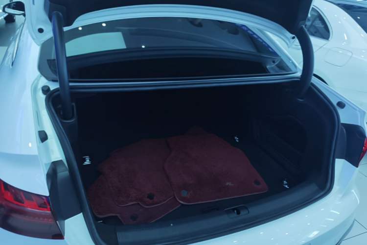 Used Audi A4L 2020 40 TFSI Fashion Dynamic Model Trunk