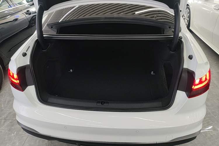 Used Audi A4L 2020 40 TFSI Fashion Dynamic Model Trunk