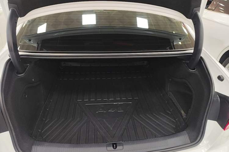 Used Audi A4L 2020 40 TFSI Fashion Dynamic Model Trunk