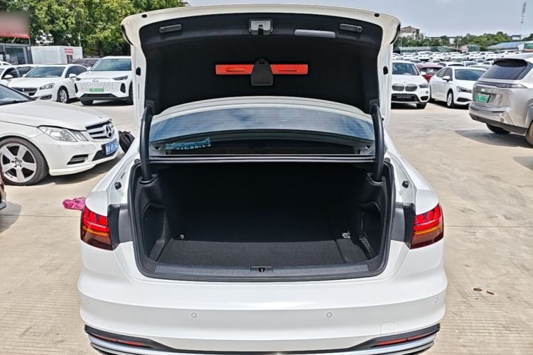 Used Audi A4L 2020 40 TFSI Fashionable and Elegant Model Trunk