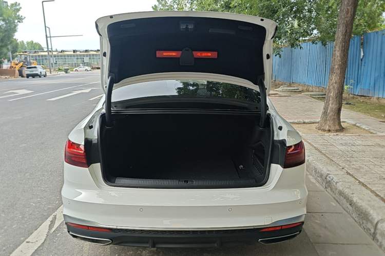 Used Audi A4L 2020 40 TFSI Fashion Dynamic Model Trunk