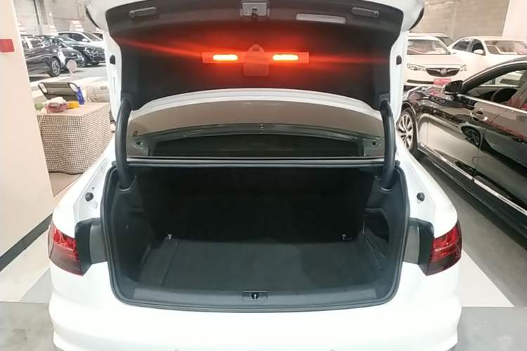 Used Audi A4L 2020 40 TFSI Fashion Dynamic Model Trunk