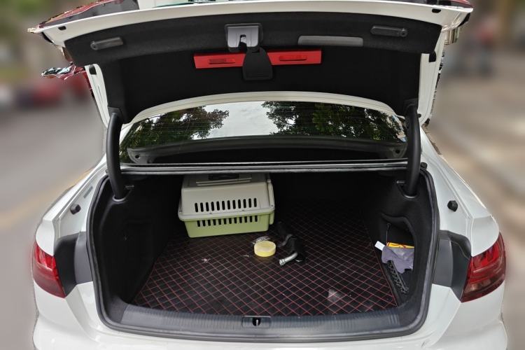 Used Audi A4L 2020 40 TFSI Fashionable and Elegant Model Trunk