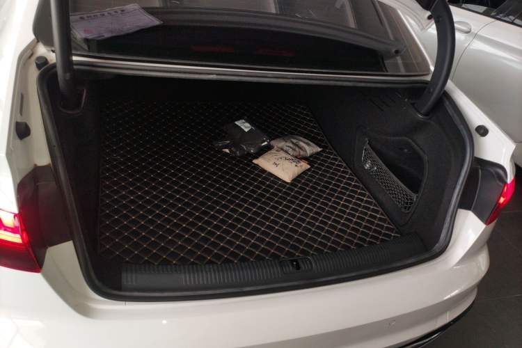 Used Audi A4L 2020 40 TFSI Fashionable and Elegant Model Trunk