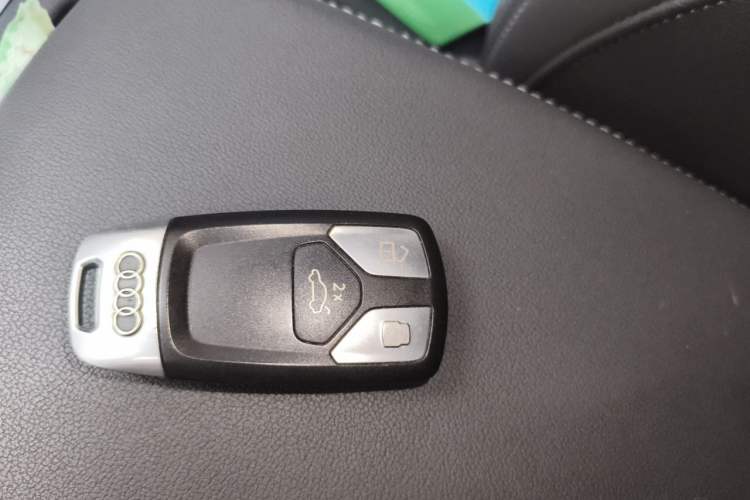 Used Audi A4L 2020 40 TFSI Fashion Dynamic Model Vehicle Key