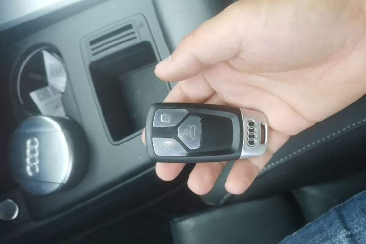 Used Audi A4L 2020 40 TFSI Luxury Dynamic Model Vehicle Key