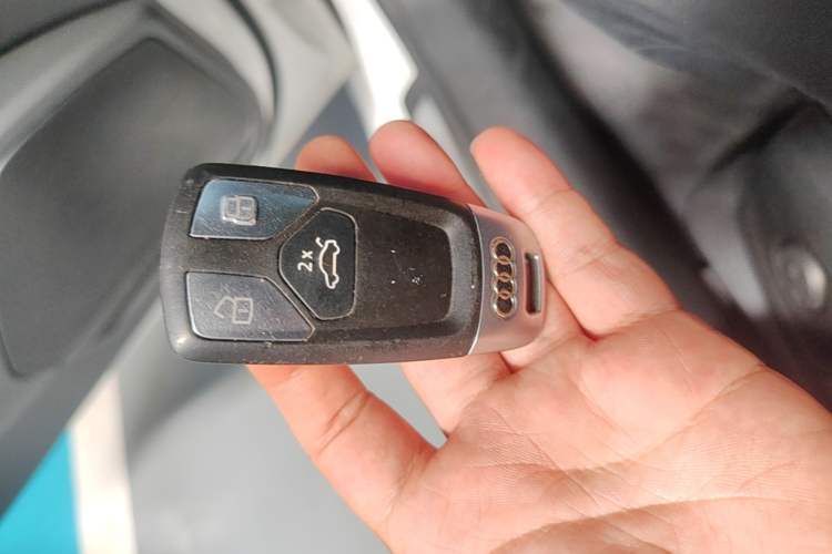 Used Audi A4L 2020 40 TFSI Fashion Dynamic Model Vehicle Key