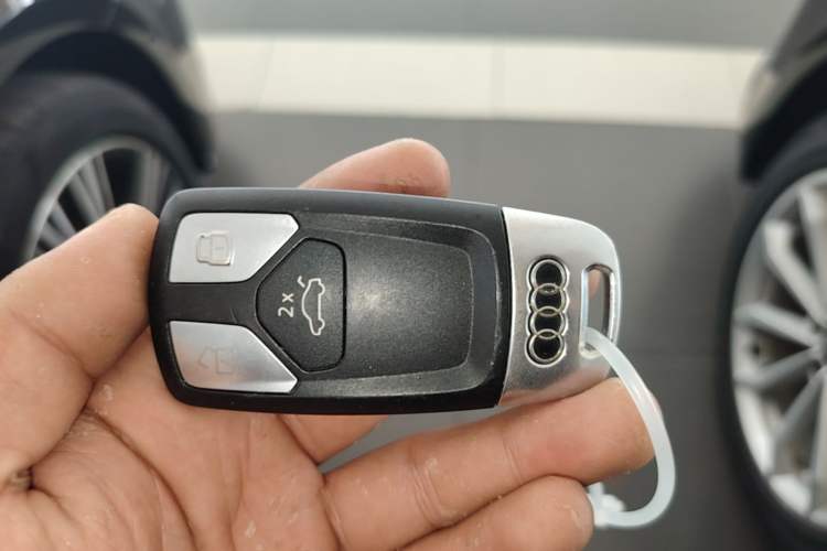 Used Audi A4L 2020 40 TFSI Fashion Dynamic Model Vehicle Key