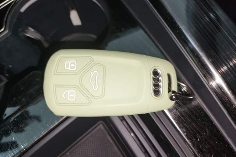 Used Audi A4L 2020 40 TFSI Fashion Dynamic Model Vehicle Key