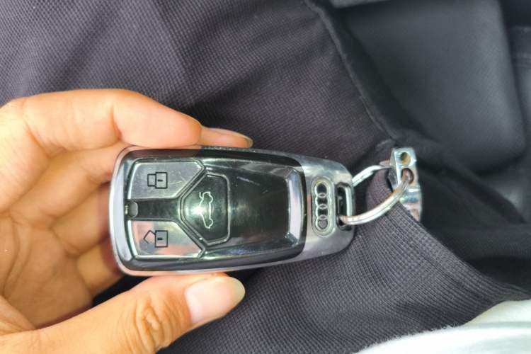 Used Audi A4L 2020 40 TFSI Fashion Dynamic Model Vehicle Key