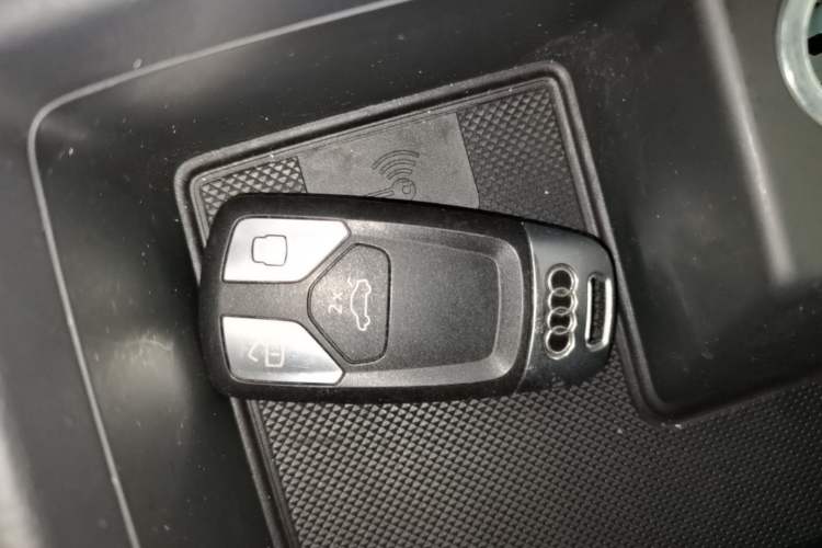 Used Audi A4L 2020 40 TFSI Fashion Dynamic Model Vehicle Key