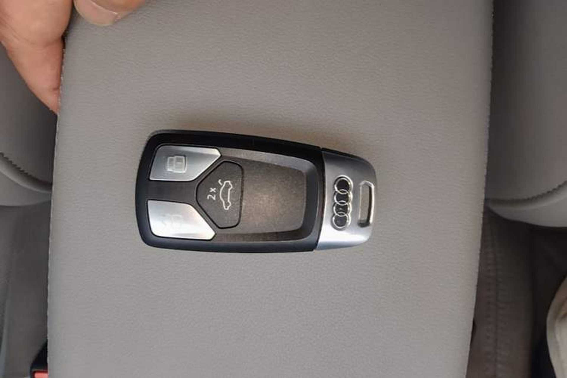 Used Audi A4L 2020 40 TFSI Luxury Prestige Edition Vehicle Key