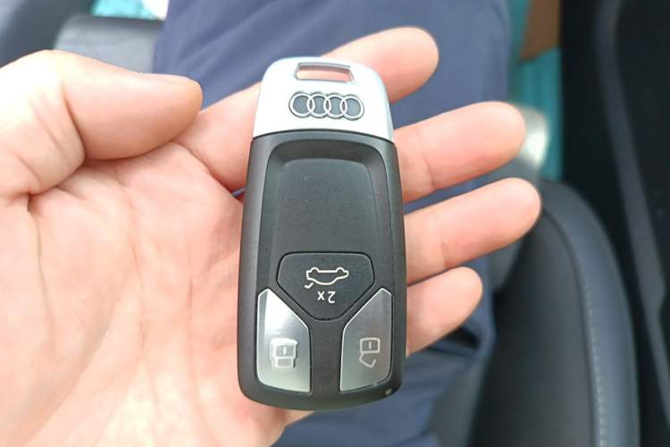 Used Audi A4L 2020 40 TFSI Fashion Dynamic Model Vehicle Key