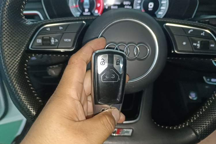 Used Audi A4L 2020 40 TFSI Luxury Dynamic Model Vehicle Key