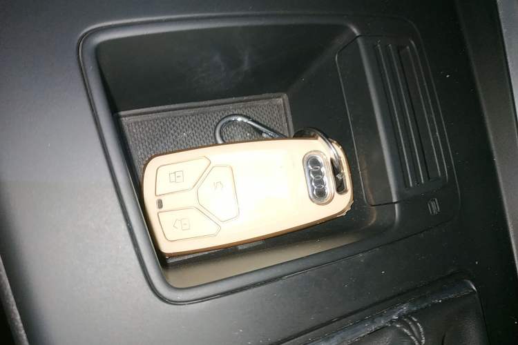 Used Audi A4L 2020 40 TFSI quattro Luxury Dynamic Model Vehicle Key