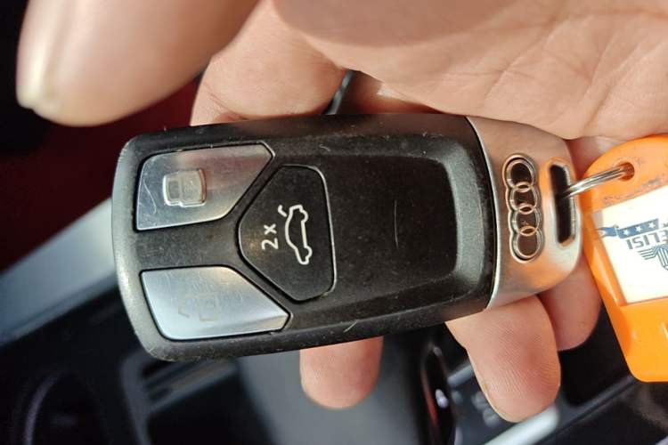 Used Audi A4L 2020 40 TFSI Fashion Dynamic Model Vehicle Key