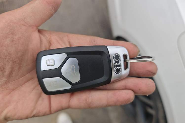 Used Audi A4L 2020 40 TFSI Luxury Dynamic Model Vehicle Key