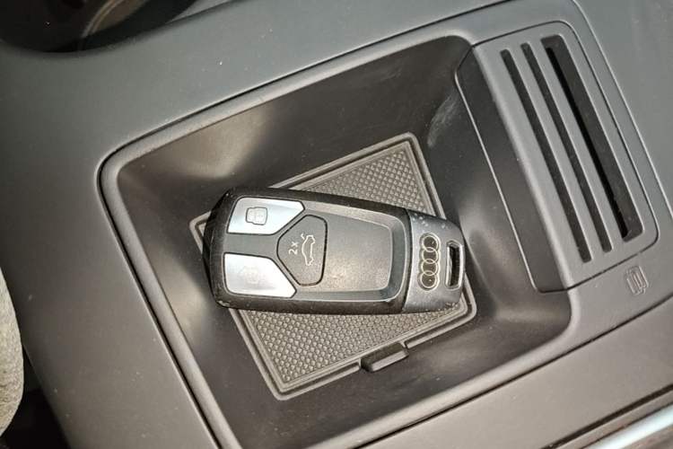 Used Audi A4L 2020 40 TFSI Luxury Dynamic Model Vehicle Key