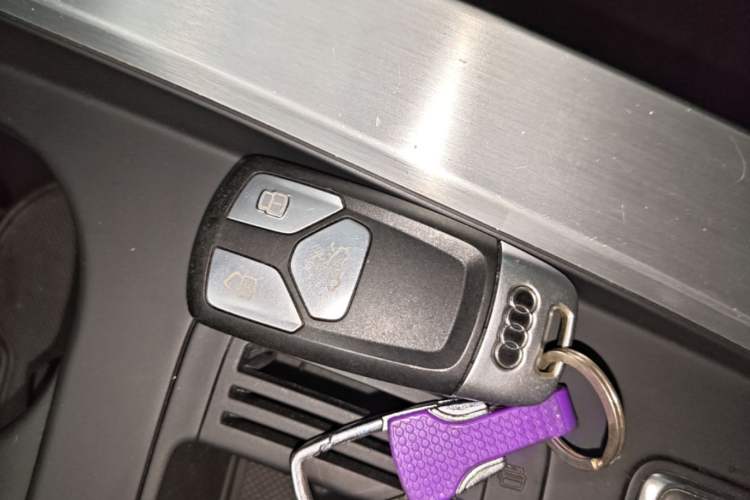 Used Audi A4L 2020 40 TFSI quattro Luxury Dynamic Model Vehicle Key