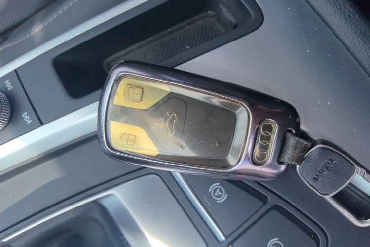 Used Audi A4L 2020 40 TFSI Fashion Dynamic Model Vehicle Key
