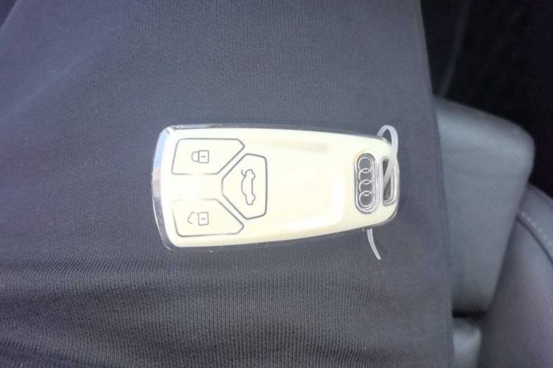 Used Audi A4L 2020 40 TFSI Fashion Dynamic Model Vehicle Key