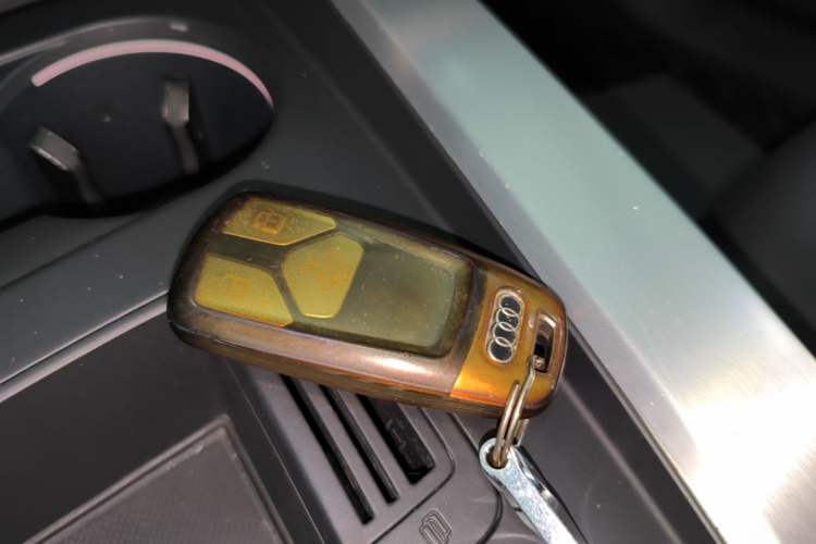 Used Audi A4L 2020 40 TFSI Luxury Dynamic Model Vehicle Key