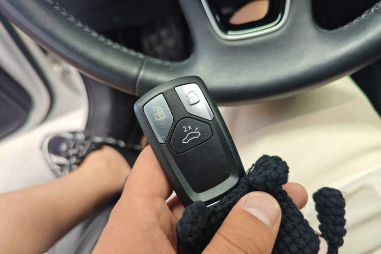 Used Audi A4L 2020 40 TFSI Fashion Dynamic Model Vehicle Key
