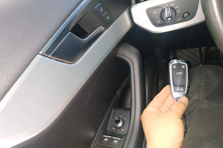 Used Audi A4L 2020 40 TFSI Fashion Dynamic Model Vehicle Key