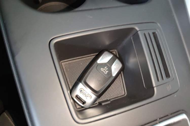 Used Audi A4L 2020 40 TFSI Luxury Dynamic Model Vehicle Key
