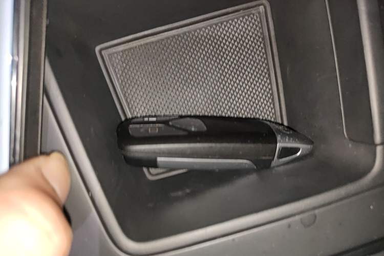 Used Audi A4L 2020 40 TFSI Luxury Dynamic Model Vehicle Key